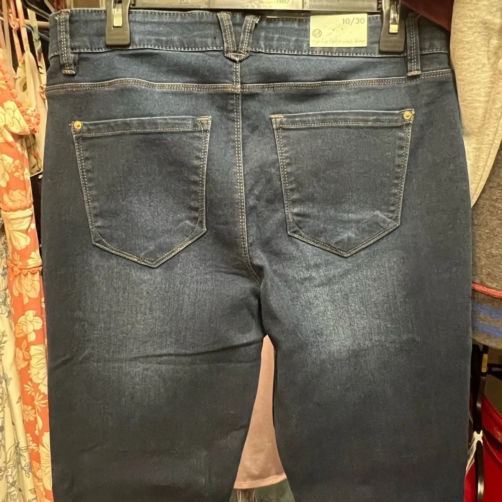 Women’s Jeans - Picture 3 of 6